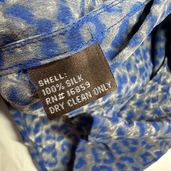 J. McLaughlin Top Womens Large Blue Gray Silk Leopard Button Up Long Sleeve Work - Picture 4 of 6